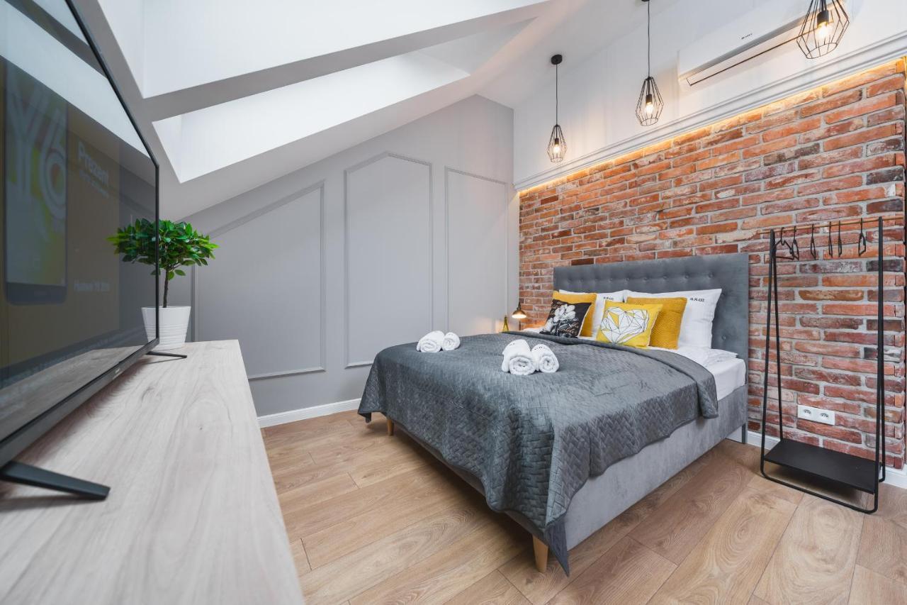 Saint Florian'S Suites - Old Town Luxury Apartments - By Upstairs Krakow Exterior photo